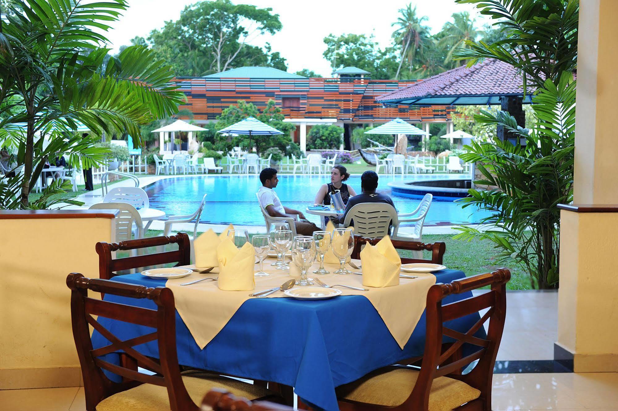 Avenra Garden Hotel Negombo Dış mekan fotoğraf