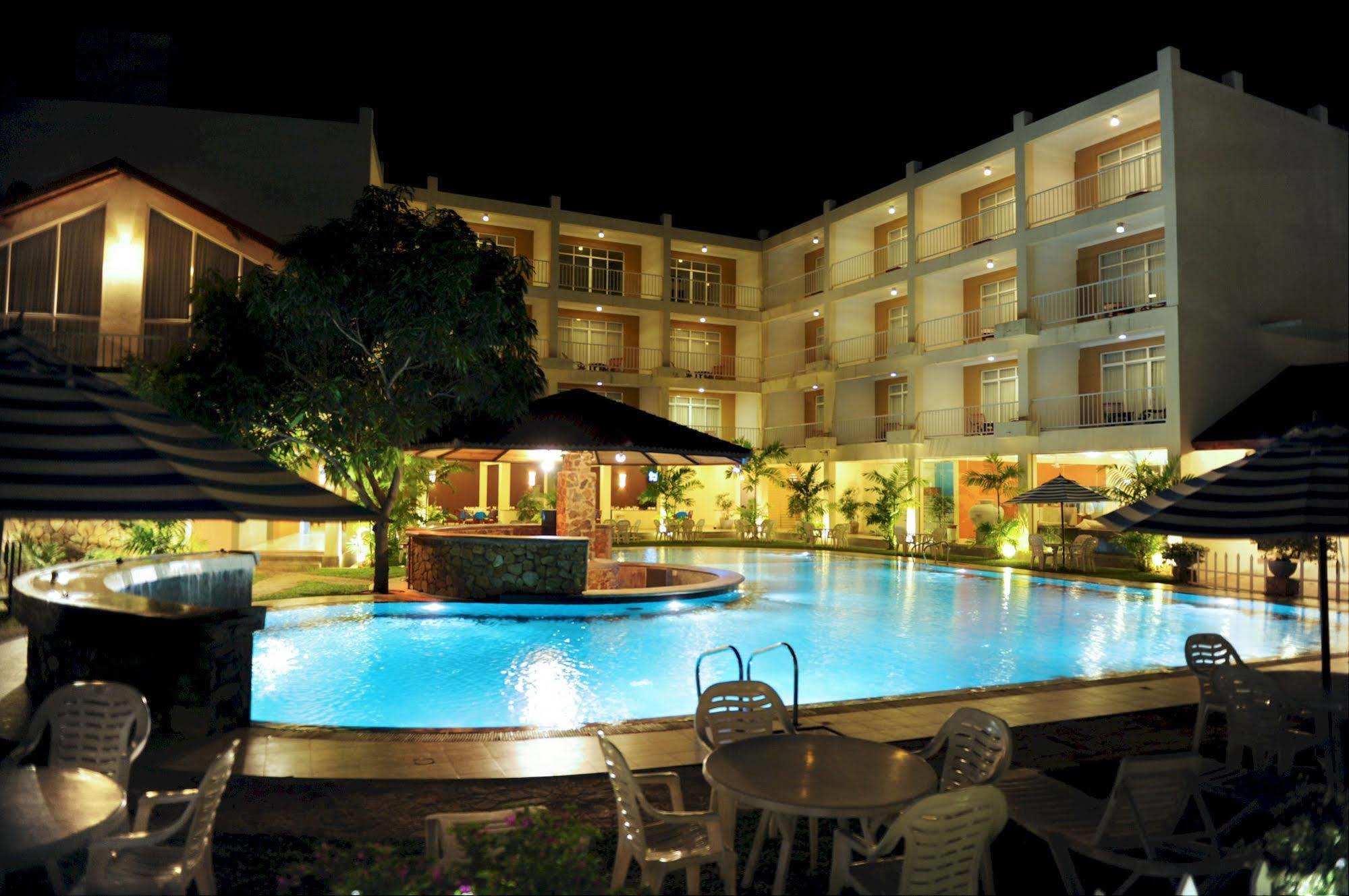 Avenra Garden Hotel Dalupotha Dış mekan fotoğraf