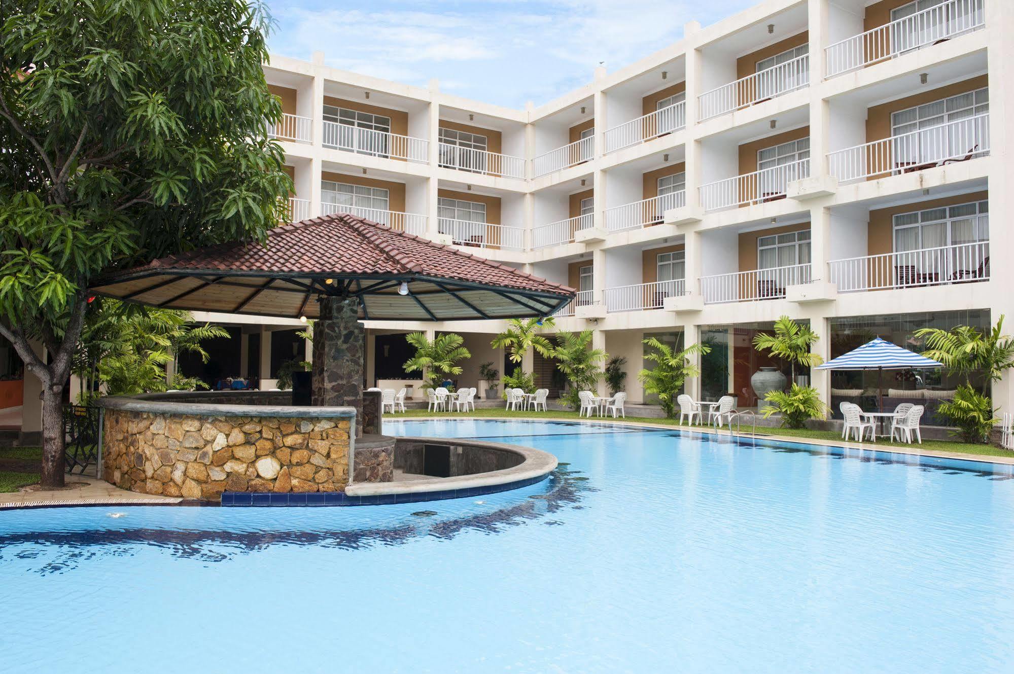 Avenra Garden Hotel Negombo Dış mekan fotoğraf