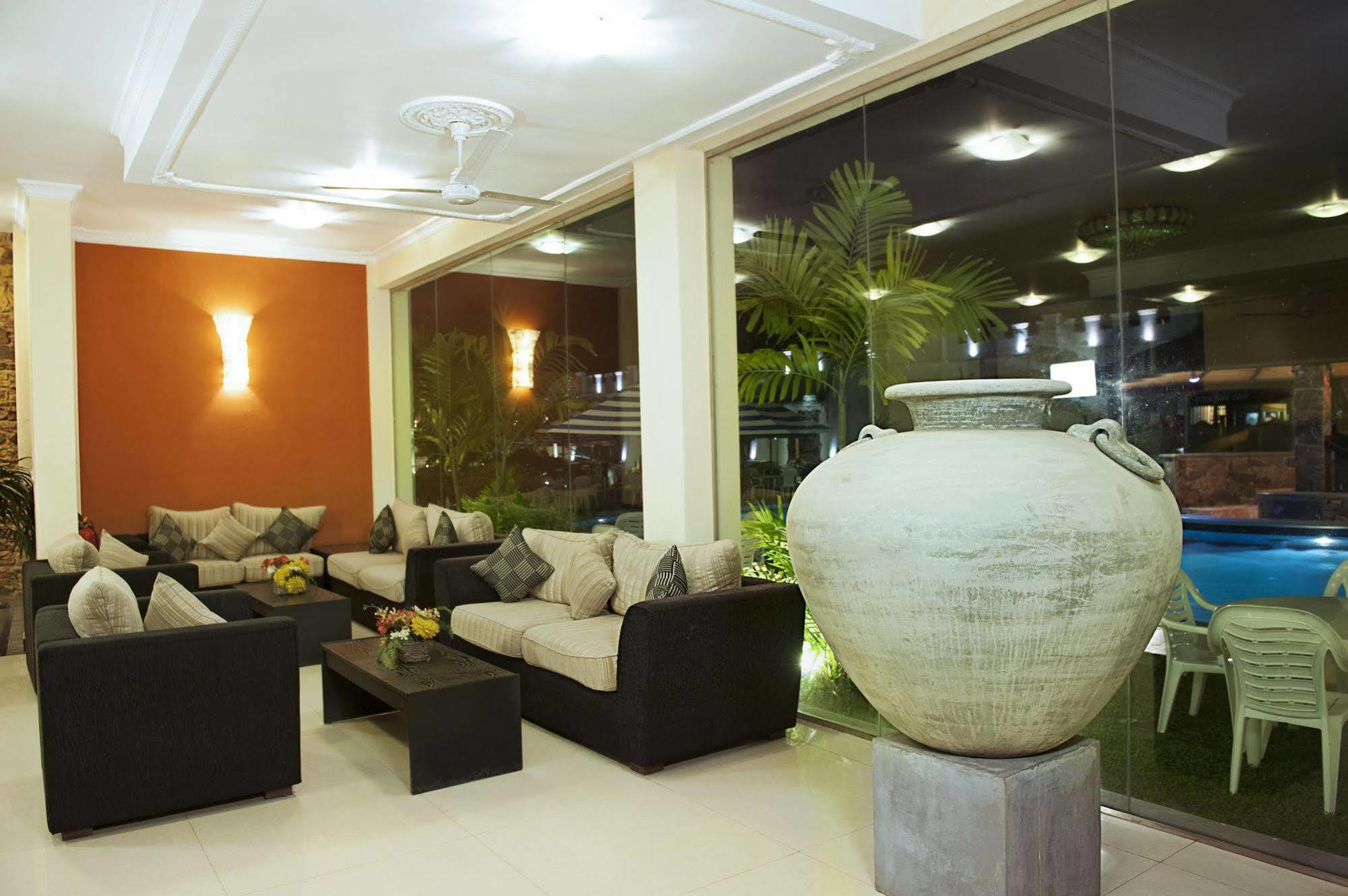 Avenra Garden Hotel Negombo Dış mekan fotoğraf